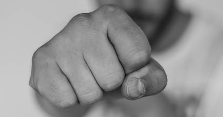 Vuist zwart wit foto