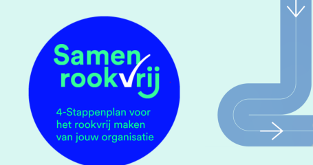 tekst Samen Rookvrij ouderen- en gehandicaptenzorg Actiz en VGN met in beeld logo zwart vinkje op blauwe achtergrond