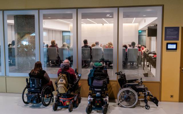 Er is geen plek voor bezoekers in rolstoel bij debat over gehandicaptenbeleid in Tweede Kamer