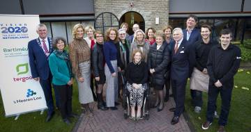 Prinses Margriet met alle deelnemers aan het werkbezoek op World Sight day