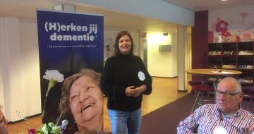 Campagnebanner met initiatiefnemer Dickie van der Kaa van Kansplus