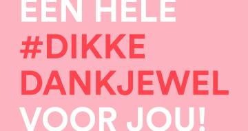 roze achtergrond met wit en rode letters #Dikkedankjewel