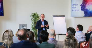 Peter Ros spreekt in de sessie Mens en technologie
