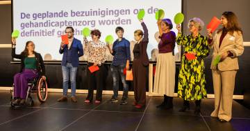 Landelijk gehandicaptendebat 2025 - Kamerleden bij stelling over bezuinigingen