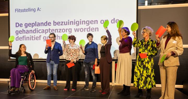 Landelijk gehandicaptendebat 2025 - Kamerleden bij stelling over bezuinigingen