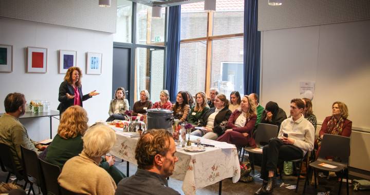 Floor van der Kraaij (LSR) in gesprek met de deelnemers