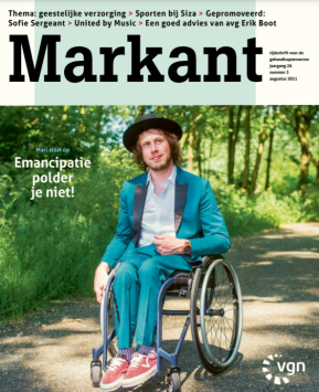 voorpagina Markant met Mari Sanders in de buitenlucht