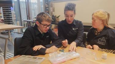 Judith Rolf aan het werk in de Meelfabriek