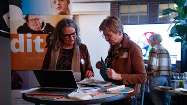 Op de Waaiermarkt maakten deelnemers kennis met de instrumenten voor cliëntervaringen uit de VGN Waaier.