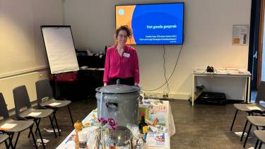 De gedekte tafel met soep