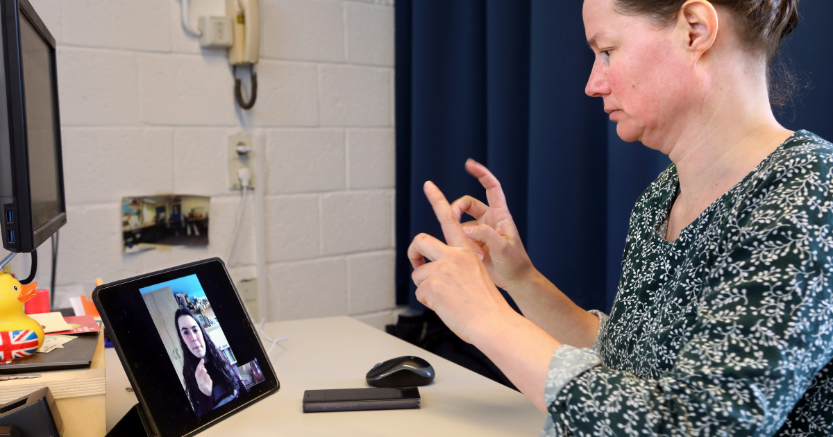 Hoe Denken Dove Mensen Geschiedenisles via Zoom: online contact is extra belangrijk voor dove